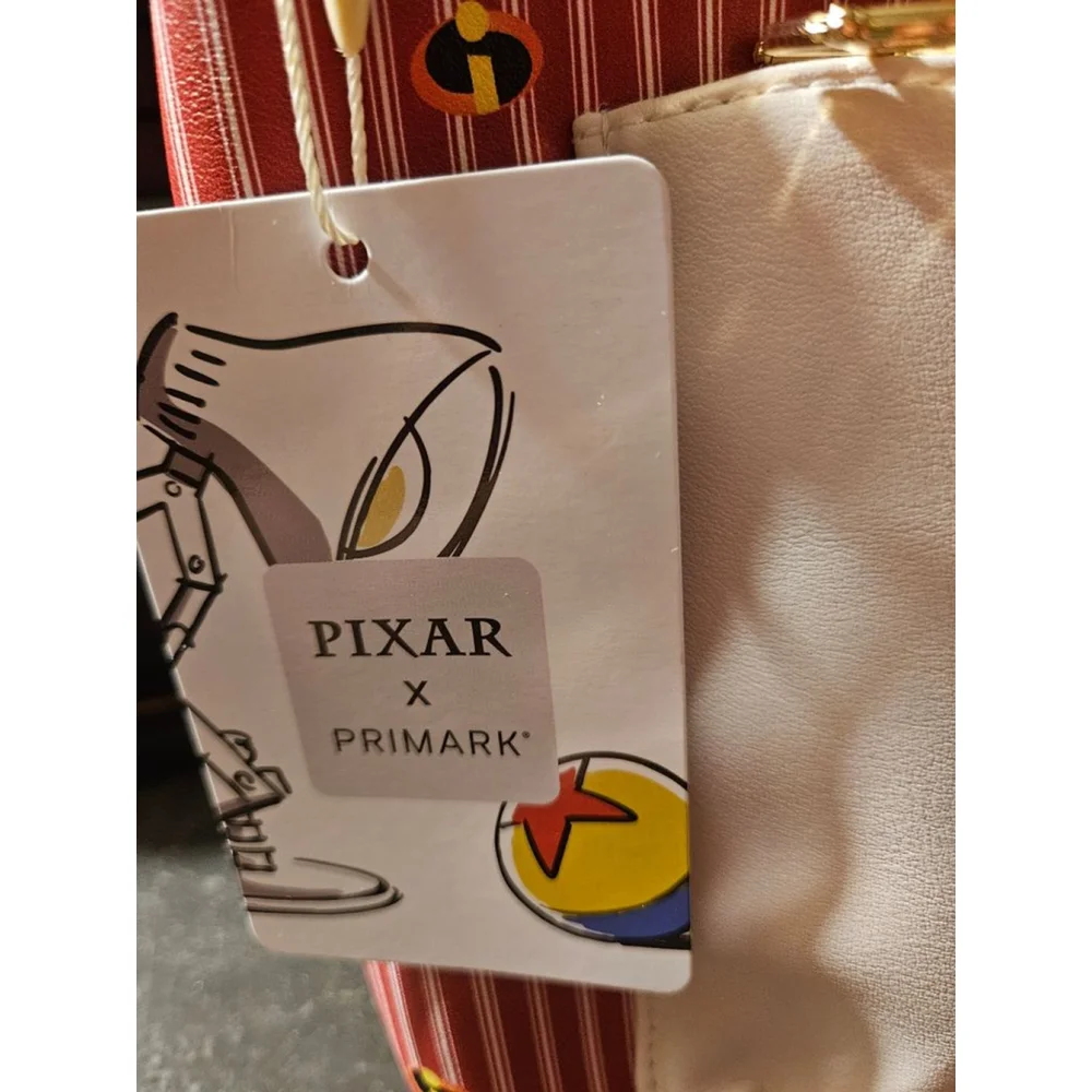 The Incredibles Toiletry Bag Red and White